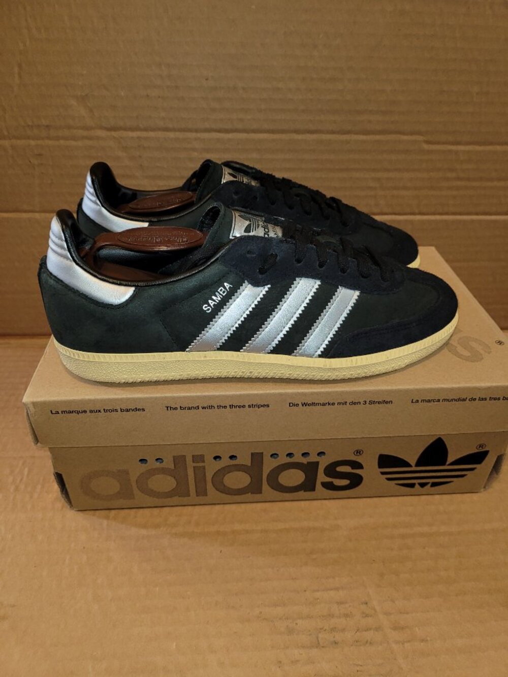 Adidas Originals Women's Black/Silver/Yellow Samba OG Sneakers IE8128 Size 8.5 - Picture 6 of 16